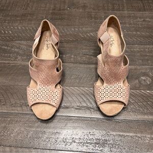 Chic Women's Peep-Toe Sandals